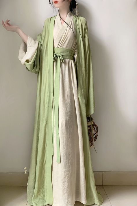 Japanese Costume Woman, Hanfu Robe, Japanese Gown, Hanfu Cloak, Hanfu Design, Kimono Dress Traditional, Fantasy Hanfu, Green Hanfu, Chinese Wardrobe