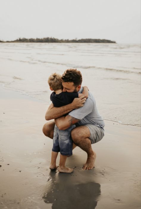 Father And Son Beach Photography, Father And Son Family Photos, Self Hug Photography, Father Daughter Beach Photos, Father Son Beach Photos, Hug Reference Photography, Son And Father Photography, Dad And Me Photography, Fatherhood Photoshoot
