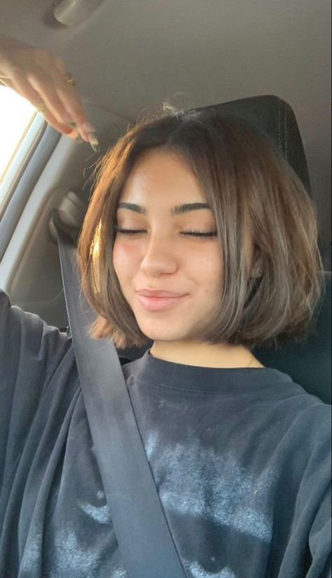 Corporate Bob Hair, Short Haircuts Women With Bangs, Cute Bangs Short Hair, Parisian Bob Straight Hair, Masculine Women With Short Hair, Short Haircuts That Add Volume, What To Ask Your Hairdresser For Short Hair, Short Haircuts Chin Length, Bob Haircut For Asian Women