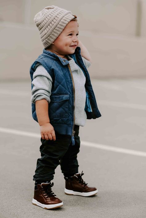 This post tells you everything you need for a toddler boy fall capsule wardrobe! #kidfashion #toddlerfashion #toddlerboy #boyfashion #mommyandmeoutfit #motherandson #babyboyfashion Toddler Boy Fashion, Boys Fall Outfits, Cool Baby, Fall Capsule Wardrobe, Toddler Boy Outfits