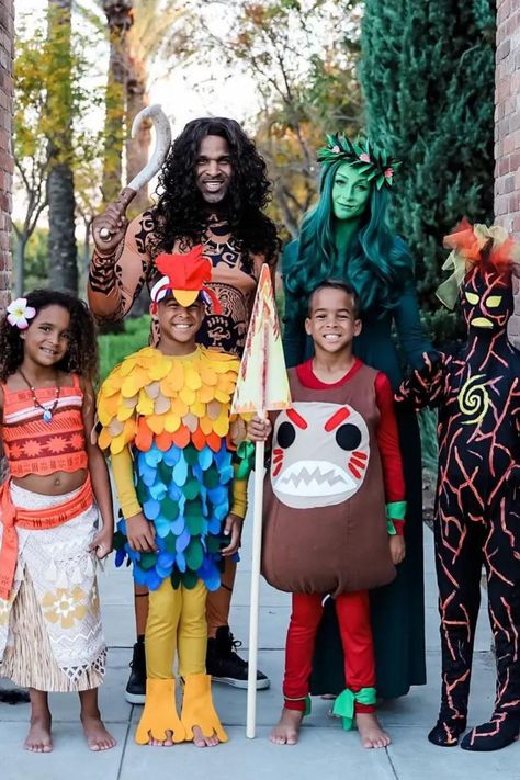 Family Of 4 Halloween Costumes Moana, Diy Disney Family Costumes, Family Halloween Costumes Moana, Family Pixar Costumes, Disney Brother Sister Costumes, Best Halloween Outdoor Decorations, 5 Family Costume Ideas, Halloween Disney Family Costumes, Disney Halloween Costumes Family Of Four