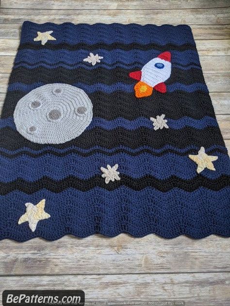 crochet blanket-Free Cozy Crochet Granny Square Tops: Cute Pattern Ideas Space Theme Crochet Blanket, Space Themed Crochet Blanket, Space Theme Crochet, Space Crochet Blanket, Crochet Space Blanket, Crochet Space Theme, Crochet Astronaut, Space Crochet, Space Baby Blanket