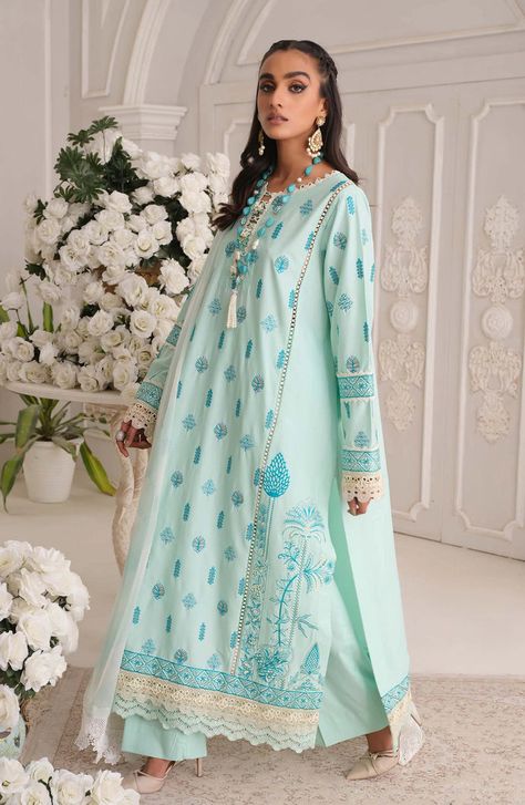 Blue Kameez, Long Kameez, Eid Dress, Kameez Designs, Eid Outfits, Pakistani Party Wear, Eid Dresses, Pakistani Bridal Dresses, Simple Pakistani Dresses