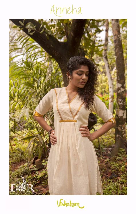 Kerala Kurta Women, Kerala Salwar Designs, Onam Dress Ideas Kurti, Kasavu Kurta, Onam Outfits Ideas Churidar, Onam Special Dress For Women, Set Churidar For Onam, Vishu Special Kerala Dress, Kasavu Churidar Kerala