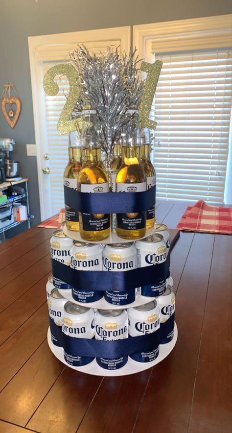 25th Birthday Ideas For Him, 25th Birthday Ideas, Bolo Crossfit, 21st Birthday Beer Cake, 21st Birthday Boy, Beer Can Cakes, 21st Birthday Diy, Boyfriends Birthday Ideas, Birthday Beer Cake