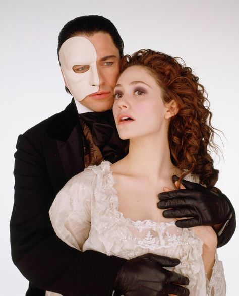 THE PHANTOM OF THE OPERA 2004 movie starring Gerard Butler as the Phantom and Emmy Rossum as Christine Daae Gerard Butler, Phantom Of The Opera 2004, Christine Daae, Music Of The Night, The Phantom Of The Opera, Emmy Rossum, Belle Rose, Movie Couples, The Phantom