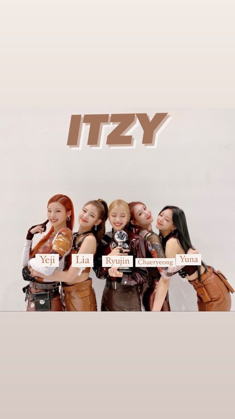 Itzy Members Names, Itzy Names Members, Itzy Names, Itzy Members, Cool Kpop Wallpapers, Kpop Group Names, Aesthetic Names, Astro Kpop, Kpop Group