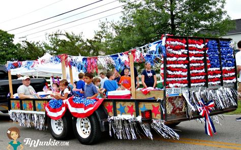 Fabulous floats for parades that are sure to inspire your church group, neighborhood HOA, or town 4th of July parade. These red, white, and blue themed parade pictures include parade floats for an eye doctor {optometrist} which has glasses, a boat float, as well as a dance group. Holiday Parade Floats, Parade Float Diy, Parade Float Ideas, Parade Float Decorations, Parade Banner, Homecoming Floats, Christmas Parade Floats, Independence Day Parade, Floating Decorations