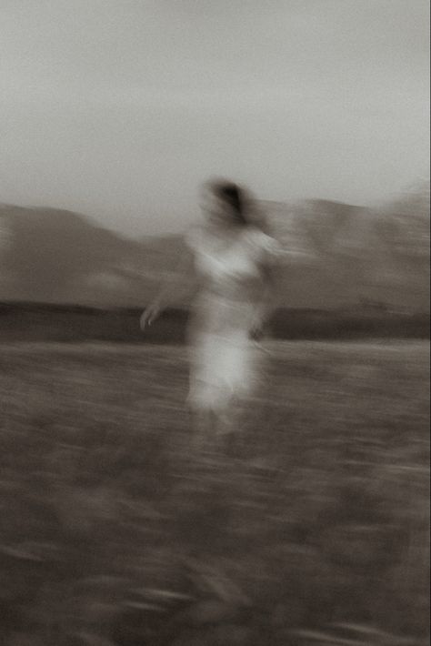 Girl running in field aesthetic Cottage core Vintage vibes Blurry photo #aesthetic #filmphotography #vintageaesthetic Blurry Person Aesthetic, Windy Field Aesthetic, Zoe Astethic, Fade Away Aesthetic, Blurry Running Aesthetic, Blurry Photography Aesthetic, Blurry Photo Aesthetic, Running Through A Field Aesthetic, Vintage Movies Aesthetic