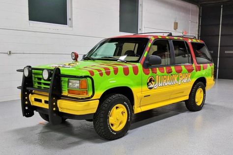 Jurassic Park Jeep, Park Aesthetic, Ford Explorer Xlt, Jurrasic Park, Movie Cars, Thriller Film, Wow Video, Cars Movie, Favorite Movie