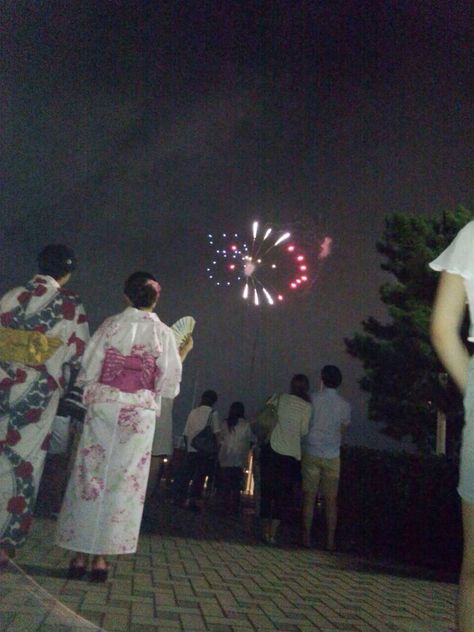 Japan Aesthetic Playlist Cover, Fireworks In Japan, Japan Summer Festival Aesthetic, Japan Festival Aesthetic, Japanese Festival Aesthetic, Living In Japan Aesthetic, Japanese Summer Aesthetic, Japanese Fireworks Festival, Outfits In Japan