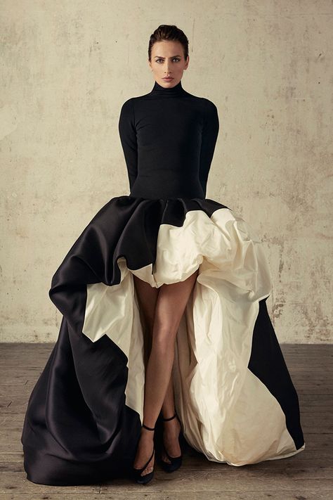 Stéphane Rolland, Prom Gowns, Dresses High Neck, Fashion Week Paris, Stephane Rolland, Long Sleeve Evening Dresses, Couture Mode, High Low Skirt, England Fashion