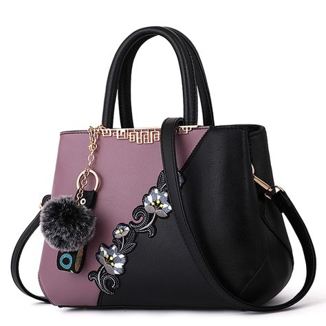 Gucci Bags, Girls Messenger Bag, Trendy Purses, Hand Bags For Women, Sacs Design, Bags Leather Handbags, Popular Handbags, Coach Bag, Wallet Fashion