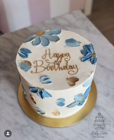 Women Birthday Cakes Simple, Birthday Cake With Daisies, Simple Cake Decor, Sheet Cake Designs Birthday, 29th Birthday Cakes, Kue Fondant, Birthday Cake For Women Simple, Floral Birthday Cake, Ideas For Mothers Day