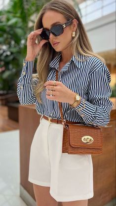 Understated Elegance Fashion, Linen Short Outfits, Summer Smart Casual Outfits Women, Glamouröse Outfits, Mode Tips, Modest Summer Outfits, Ținută Casual, Stylish Work Outfits, Mode Ootd