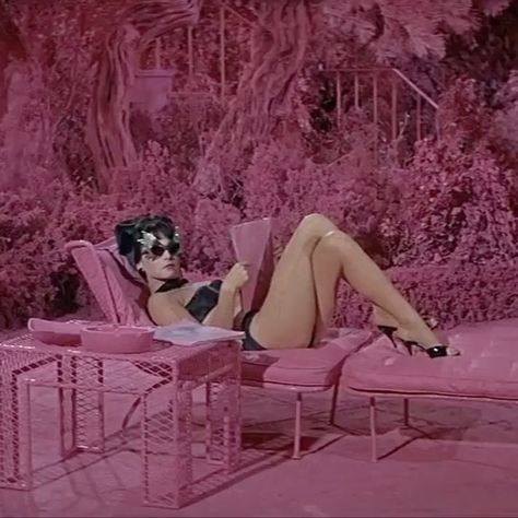 What A Way To Go, 1960s Glamour, 1960s Movies, Pink Movies, Shirley Jones, Shirley Maclaine, 20th Century Studios, Honeymoon Suite, Old Hollywood Movies