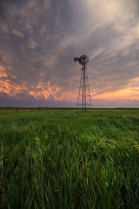 Nature, Tilting At Windmills, Raindrops And Roses, Old Windmills, Country Paintings, Happy Pictures, Canon Ef, Beautiful Backgrounds, Painting Photos