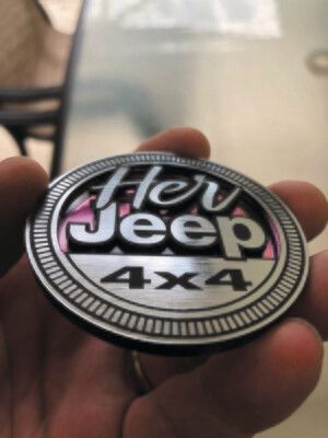 Her Jeep Jeep Wrangler Badges, Girl Jeep Wrangler Ideas, Jeep Wrangler Decals Ideas, Girly Jeep Wrangler Accessories, Cute Jeep Accessories, Jeep Themes, Cool Jeeps Wrangler, Jeep Wrangler Girly, Cool Jeep Accessories