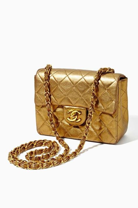 Vintage Chanel Burberry Handbags, Moda Chanel, Gold Chanel, Chanel Couture, Chanel Purse, Chanel Accessories, Handbag Heaven, Chanel Vintage, Gold Handbags