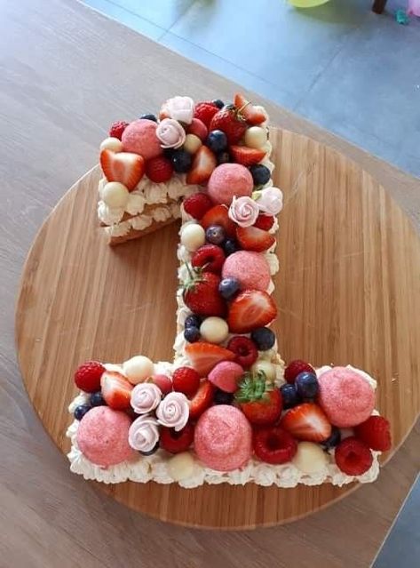 Number 1 Shaped Food, Number 1 Strawberry Cake, Sweet One Cake Strawberry, Berries First Birthday, Berry First Birthday Snacks, Berry First Birthday Snack Ideas, 1st Birthday Party Strawberry Theme, Strawberry Shaped Birthday Cake, First Birthday Girl Food Ideas