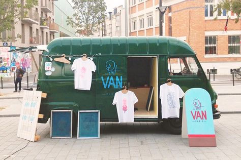 Print Van Paris, Mobile Screen-Printing Studio Foodtrucks Ideas, Screen Printing Studio, Craft Market Display, Printing Studio, Fashion Truck, Ice Cream Van, Vintage Ice Cream, Screen Printer, Mobile Boutique