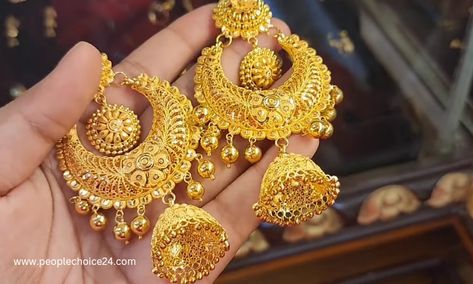 Gold wedding earrings for bride is very special thing. Mughal Rajputs and several other kings Gold Wedding Earrings, Earrings For Bride, Jhumka Designs, Gold Jhumka, Gold Jhumka Earrings, Gold Earrings Wedding, Kings And Queens, Gold Bridal Earrings, Wonderful Flowers