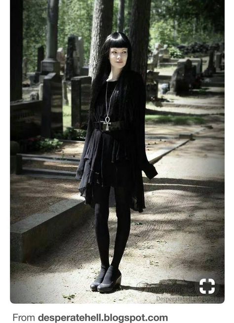 Witchy Fashion - Album on Imgur Zoot Suits, All Black Outfits For Women, Gothic Mode, Strega Fashion, Estilo Dark, Casual Goth, Hippie Man, Goth Look, Estilo Rock