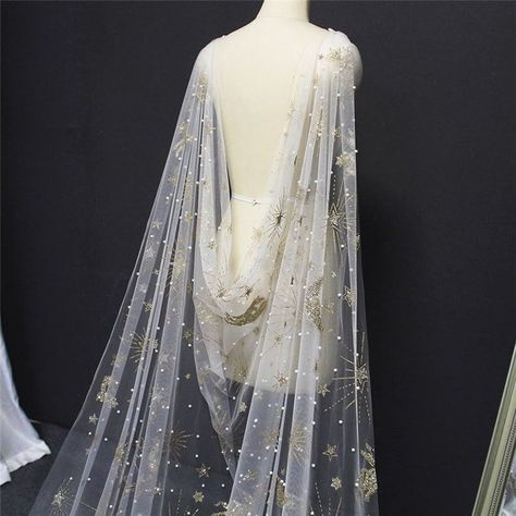 Star Goddess Outfit, Custom Design Dress, Gaun Abad Pertengahan, Wedding Cloak, Star Wars Wedding, Celestial Wedding, Star And Moon, Wedding Cape, Bridal Cape