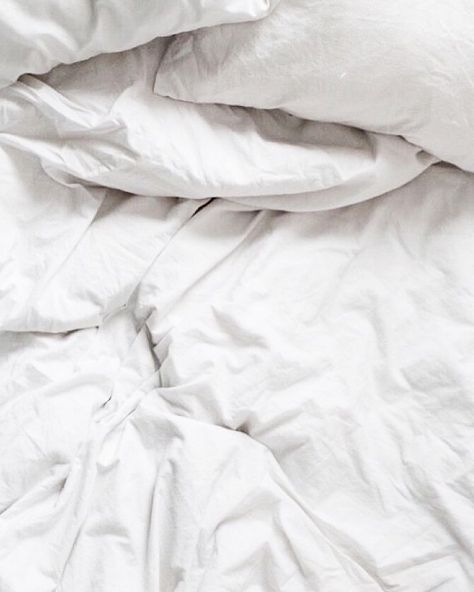 Unmade Bed, Cool Lock Screens, White Bed Sheets, Bold Wallpaper, White Sheets, Instagram Feed Inspiration, Trendy Wallpaper, Pink Wallpaper Iphone, White Wallpaper