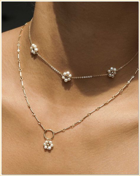 Discover the perfect necklace for your unique style, made with high-quality materials and exquisite craftsmanship. Daisy Pearl Necklace, Daisy Necklace, Pearl Choker Necklace, Cute Necklace, Timeless Jewelry, Pearl Choker, Girly Jewelry, Summer Jewelry, Cute Jewelry