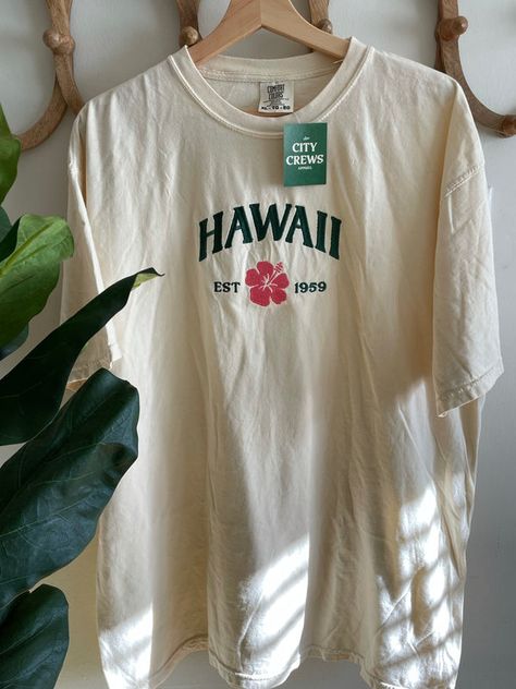 Embroidered Apparel Shop Valley Village, Beach Tee, Spring T Shirts, Embroidered Tee, Summer Tee, Mein Style, Swaggy Outfits, Really Cute Outfits, 로고 디자인