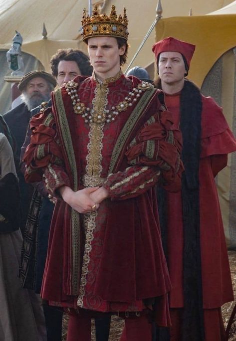 King Clothing Medieval, Medieval Prince Outfit, Romeo And Juliet Clothing, Medieval Clothing Royal, Medieval Royalty, Medieval Prince, French Prince, Medieval Fantasy Clothing, Royalty Clothing