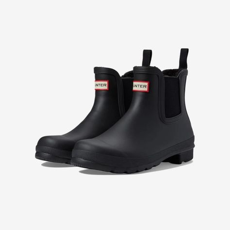 Hunter Chelsea boot Mini Hunter Boots, Winter Rain Boots, Black Ankle Rain Boots, Chealse Boots, Norway Clothing, Hunter Chelsea Boots, Hunter Chelsea, Women's Rain Boots, Black Hunter Boots