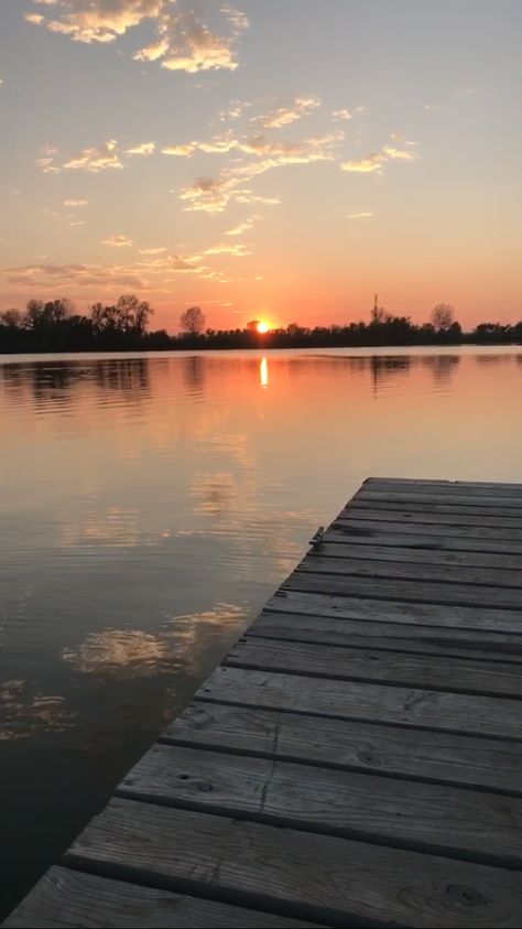 Lake sunset Lofoten, Lake Vision Board, Sunset Lake Aesthetic, Lake At Sunset, Lake Asethic, Sunset On A Lake, Lake Sunset Pictures, Summer Lake Vibes, Lake Asthetic Picture