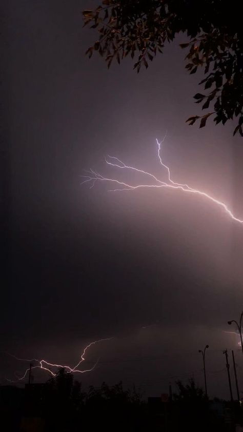 Thunder And Lightning Video Thunderstorms, Thunder Storms Aesthetic, Lighting Thunder Video, Lightning Sky Aesthetic, Thunder Lightning Video, Thunder Storm Video, Thunder Aesthetic Video, Lightening Aesthetic, Thunderstorms Videos