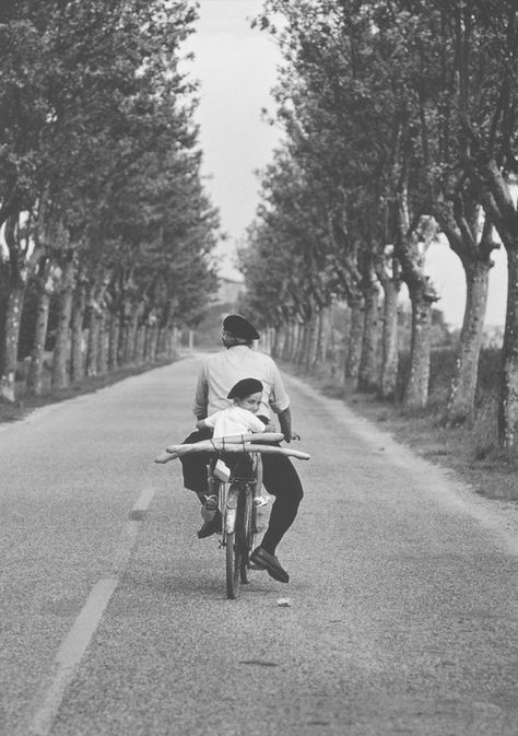 Elliott Erwitt, Provence, France, 1955 Cycling Tours, Elliott Erwitt, Elliott Erwitt Photography, Elliot Erwitt, Atelier Photography, Wife Beaters, Foto Langka, Steve Mccurry, Martin Parr