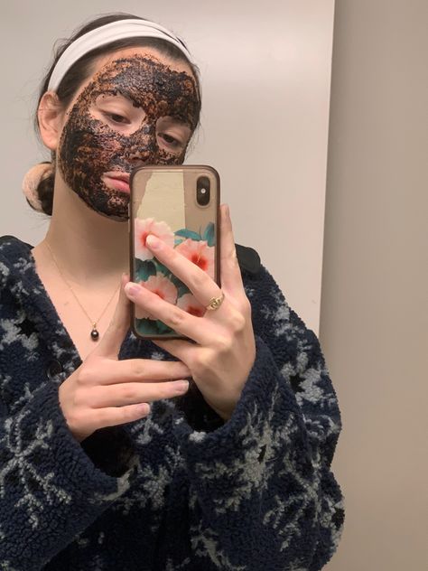 Coffee Mask For Face, Used Coffee Grounds, Korean Coffee, Coffee Mask, Face Mask Aesthetic, Coffee Face Mask, Mask Aesthetic, Honey Mask, Gentleman Aesthetic