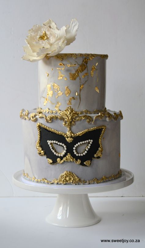 Sweet 16 Masquerade Cake Ideas, Masquerade Ball Cupcakes, Mascarade Cake Ideas, Masquerade Birthday Cake Ideas, Mascarade Cakes Sweet 16, Masquerade Mask Cake, Masquerade Theme Cake, Masquerade Party Cake Ideas, Masquerade Themed Cake