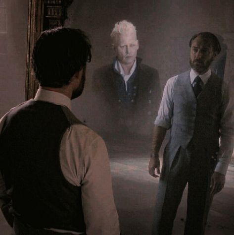 Gellert Grindelwald And Albus Dumbledore, Grindeldore Aesthetic, Gellert Grindelwald Aesthetic, Dumbledore X Grindelwald, Grindelwald X Albus, Albus Dumbledore Gellert Grindelwald, Sherlock Moriarty, Gellert Grindelwald, Johnny Depp Movies