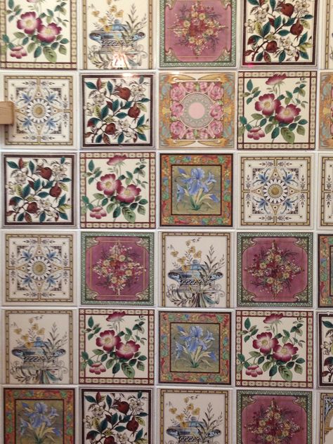 Antique tiles Dream Scenery, Pretty Tiles, Floral Tiles, Antique Tiles, Tile Wallpaper, Vintage Tile, Design Exterior, Limoncello, Dream House Decor