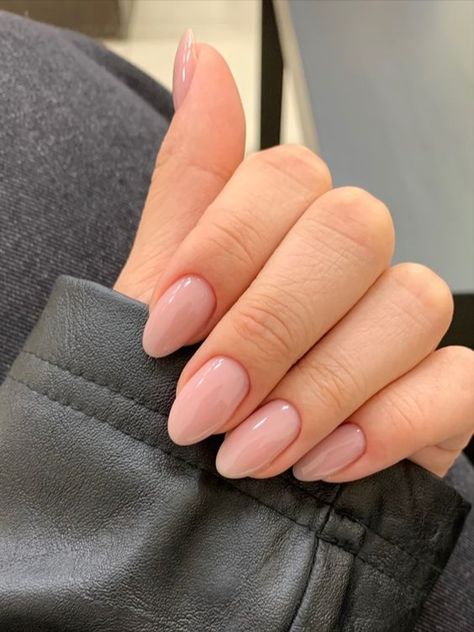Gel Nails Short Almond Shape, Almond Shaped Nails Short Design, Natural Round Nail Ideas, 2024 Nails Almond, Short Nail Shapes Almond, Neutral Nail Inspo Almond, Nude With Sparkle Nails, Natural Color Pedicure, Neutral Almond Nails Short