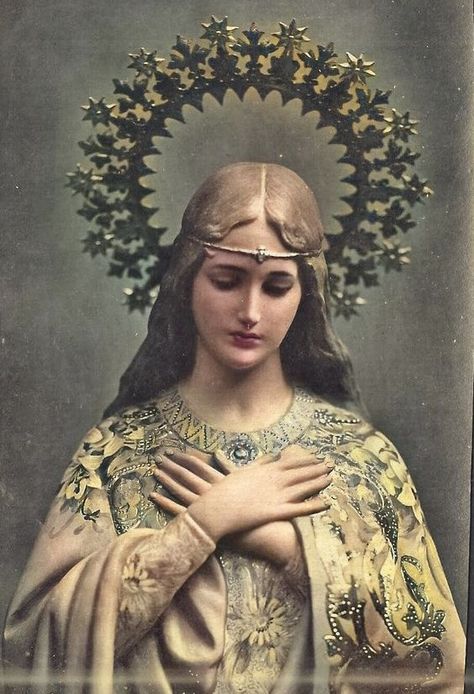 Mother Mary Aesthetic, Virgin Mary Aesthetic, Mother Mary Art, Maria Statue, Mother Mary Statue, Angelo Guerriero, Virgin Mary Art, Mama Mary, Mary Statue