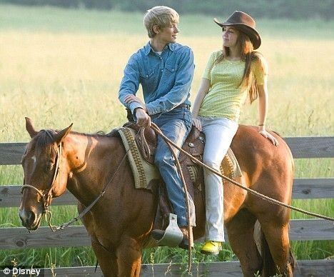 hannah montana movie country life aesthetic Humour Quotes, Lucas Till Hannah Montana, Miley Stewart Summer, Hannah Montana The Movie, Miley Stewart, Lucas Till, Hannah Montana, Disney Stars, Humor Quotes