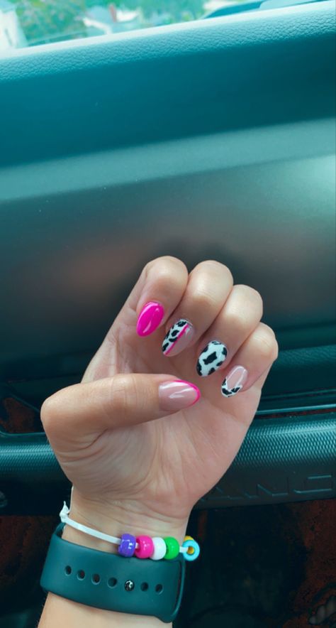 Spring Nail Short Nails, 21st Birthday Nails Western, Cute Nails Western Simple, Simple Rodeo Nails, Preppy Nails Painted, Birthday Nails Western, Nashville Pedicure, Nails 2023 Trends Western, Nails Western Rodeo