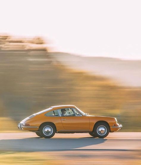 Classic Car Background, Luxury Cars Photography, Vintage Porsche Photography, Vintage Cars Photography, Classic Cars Photography, Old Cars Photography, Car Reference Photo, Retro Car Aesthetic, Car Vintage Aesthetic