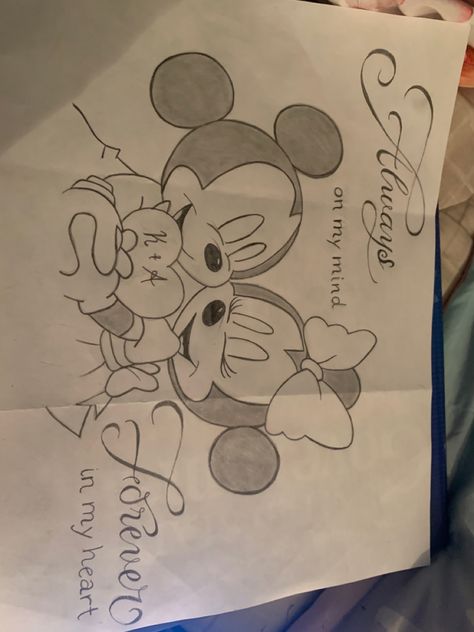 What To Draw Your Boyfriend, Picture To Draw For Boyfriend, Cute Drawings Boyfriend, Mickey Mouse Love Drawing, Mini And Mickey Drawings, Things To Draw Boyfriend, 2 Year Anniversary Drawing, Minnie And Mickey Mouse Drawing, Cute Drawings For My Boyfriend