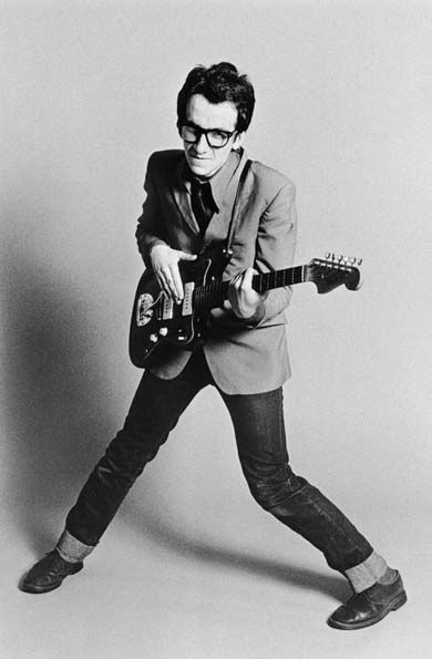 Elvis Costello, March 1977 Album cover shoot Ska, Early Elvis, Live Aid, Elvis Costello, I'm With The Band, Soul Mate, Music People, I Love Music, Greatest Songs