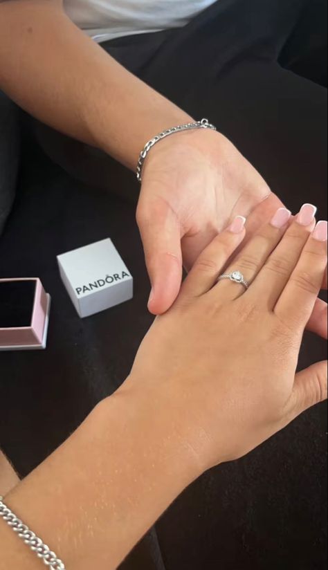 Mains Couple, Acrylic Nails Nude, Swag Couples, Flipagram Instagram, Mode Zara, Baby Room Inspiration, Black And White Picture Wall, Beauty Tips For Glowing Skin, Classy Aesthetic