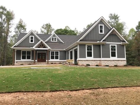 Dark Grey House With Shutters, Sw Chelsea Gray Exterior, Farmhouse Grey Exterior, Dark Gray Outside House Colors, Exterior House Paint Colors Ideas, Gray Brown House Exterior, Dark Grey Exterior House Colors Modern, Sw Foggy Day Exterior, Gauntlet Grey Exterior House