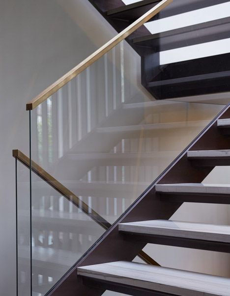 Fitzroy Park House by Stanton Williams Glass Balustrade With Timber Handrail, Timber Balustrade, Handrail Detail, Stanton Williams, Glass Railing Stairs, Glass Handrail, Glass Stairs, Hand Rail, Stair Railing Design
